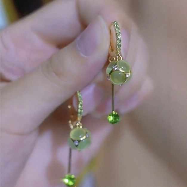 ARETES CRYSTAL